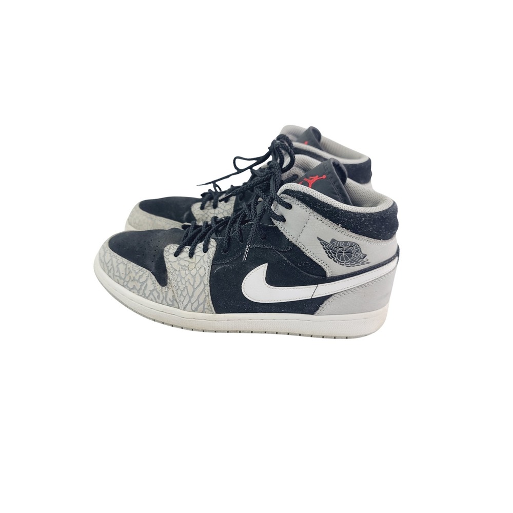 Nike Air Jordan  Leather / Rubber  Sneakers, Men's Size 10, Black/Grey Color.